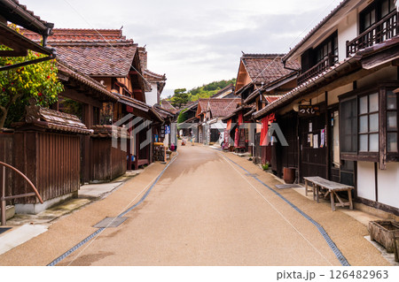《岡山県》吹屋ふるさと村・赤い町並み 《岡山県》吹屋ふるさと村・赤い町並み 126482963