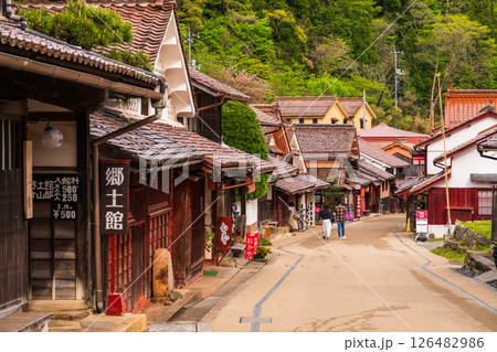 《岡山県》吹屋ふるさと村・赤い町並み 126482986