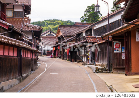 《岡山県》吹屋ふるさと村・赤い町並み 126483032