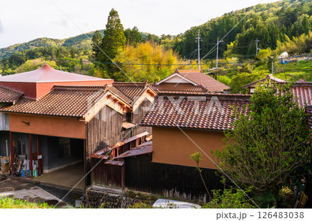 《岡山県》吹屋ふるさと村・赤い町並み 《岡山県》吹屋ふるさと村・赤い町並み 126483038