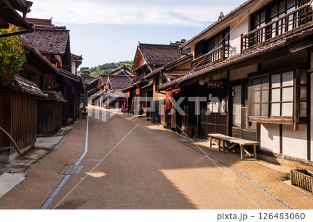 《岡山県》吹屋ふるさと村・赤い町並み 《岡山県》吹屋ふるさと村・赤い町並み 126483060