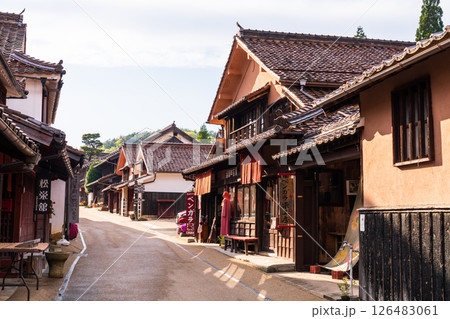 《岡山県》吹屋ふるさと村・赤い町並み 《岡山県》吹屋ふるさと村・赤い町並み 126483061