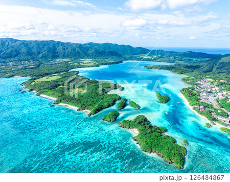 石垣島・川平湾（沖縄県石垣市） 126484867