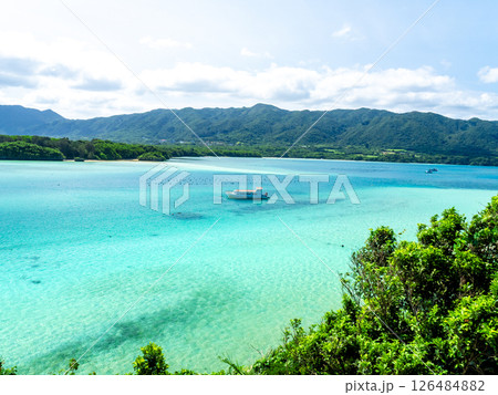 石垣島・川平湾（沖縄県石垣市） 126484882