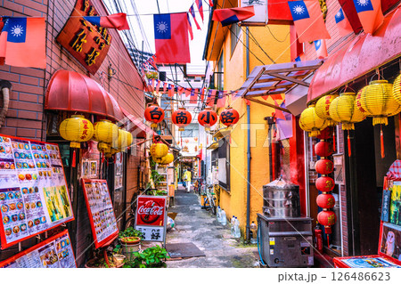 日本の横浜都市景観 横浜中華街の台南小路などを望む 126486623