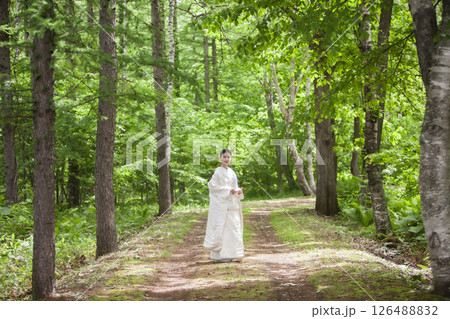 白無垢を着た花嫁 白無垢を着た花嫁 126488832