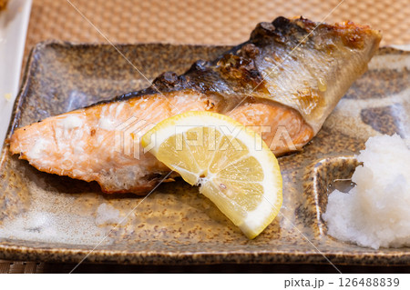 美味しい焼き魚、時鮭の塩焼き 美味しい焼き魚、時鮭の塩焼き 126488839
