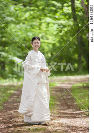 白無垢を着た花嫁 白無垢を着た花嫁 126488893
