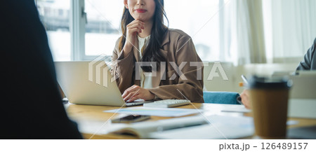 ベンチャー企業:働く人々 ベンチャー企業:働く人々 126489157