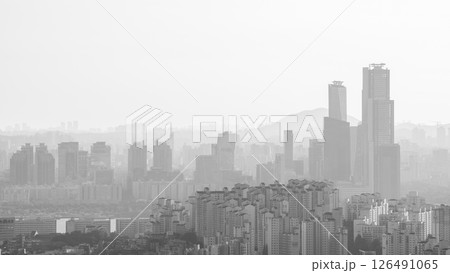 Urban sprawl cityscape of Seoul, capital of South Korea 126491065