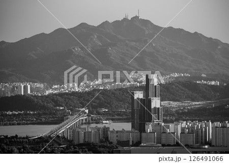 Urban sprawl cityscape of Seoul, capital of South Korea 126491066