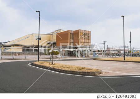 湖西市にある新所原駅の風景(静岡県) 126491093