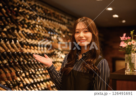 飲食店でお仕事 126491691