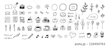 手帳やダイヤリーの為の手書きの装飾イラストセット。カフェのケーキ、マフィン、手紙、メモ、カメラ、イン 126494763