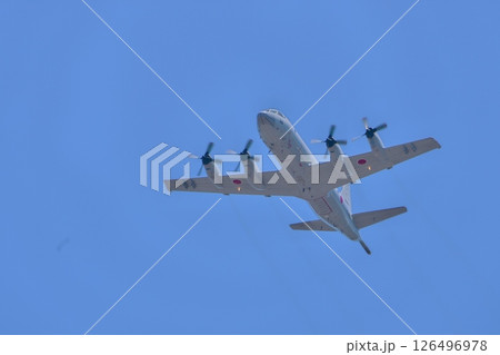 平和な空を守る 平和な空を守る 126496978