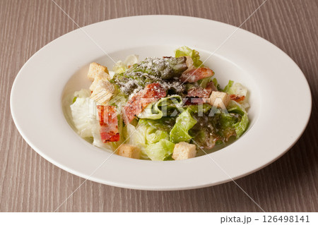 ブロッコリーとほうれん草のサラダ 126498141