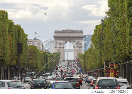 フランス　パリ　凱旋門 126498263