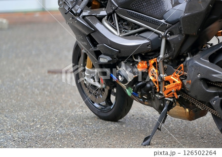駐車中のバイク 駐車中のバイク 126502264