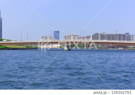 東京都荒川区千住汐入大橋周辺2025年5月 126502701