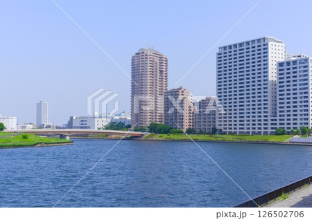 東京都荒川区千住汐入大橋周辺2025年5月 126502706