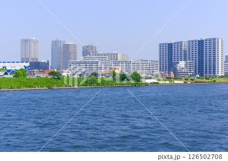 東京都荒川区千住汐入大橋周辺2025年5月 126502708