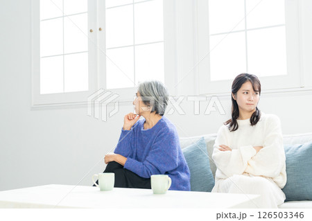 喧嘩する親子 喧嘩する親子 126503346