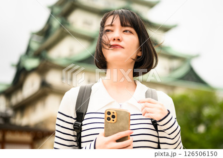 旅行をする女性のポートレート 旅行をする女性のポートレート 126506150