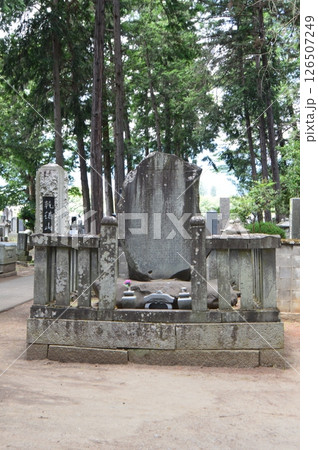 大小切騒動と殉難の碑（恵林寺／山梨県甲州市塩山小屋敷） 126507249