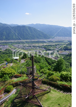 徳島県三好市　健康とふれあいの森から東みよし町方面を望む 126508269