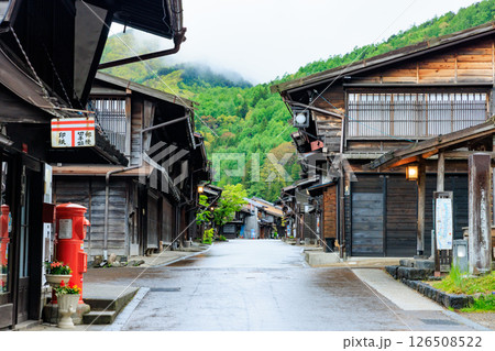 初夏の中山道 奈良井宿　長野県塩尻市 126508522