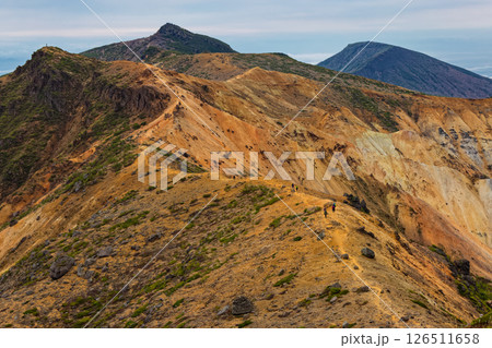 鉄山から見る安達太良山山頂と和尚山 鉄山から見る安達太良山山頂と和尚山 126511658