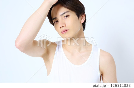 男性のポートレート ビューティーイメージ 男性のポートレート ビューティーイメージ 126511828