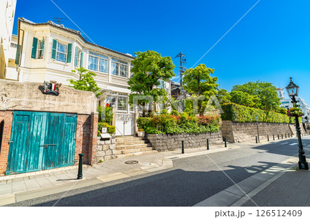 【重要伝統的建造物群保存地区】北野町山本通 初夏の旧グラシアニ邸と山本通2 兵庫県神戸市中央区 【重要伝統的建造物群保存地区】北野町山本通 初夏の旧グラシアニ邸と山本通2 兵庫県神戸市中央区 126512409