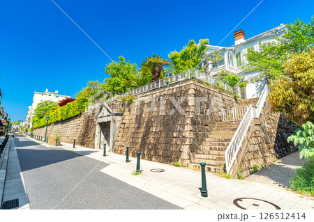 【重要伝統的建造物群保存地区】北野町山本通　初夏の旧ゲンセン邸2　兵庫県神戸市中央区 126512414