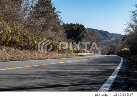 神奈川県の箱根ターンパイクの高原峠道 神奈川県の箱根ターンパイクの高原峠道 126512614