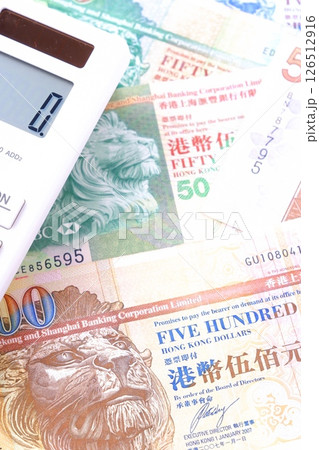 香港の通貨、香港ドル(HKD)の紙幣と電卓 香港の通貨、香港ドル(HKD)の紙幣と電卓 126512916