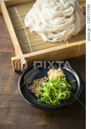 ざるうどんの薬味 126513598