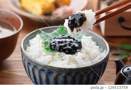 炊きたてご飯と海苔の佃煮 和朝食イメージ 炊きたてご飯と海苔の佃煮 和朝食イメージ 126513759