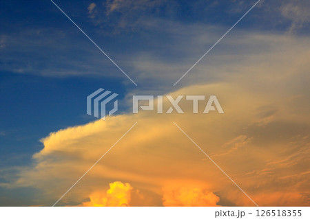 8月の空と雲 126518355