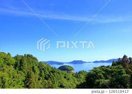 大芝島からハート島 とびしま海道方面を望む 126518417