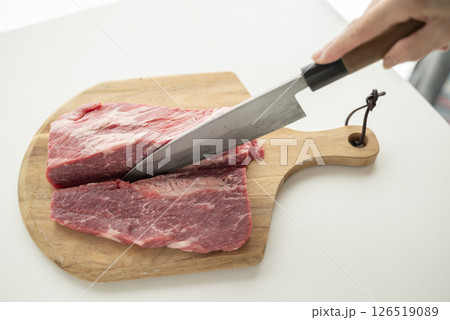 牛ばら肉ブロック切り分け 126519089