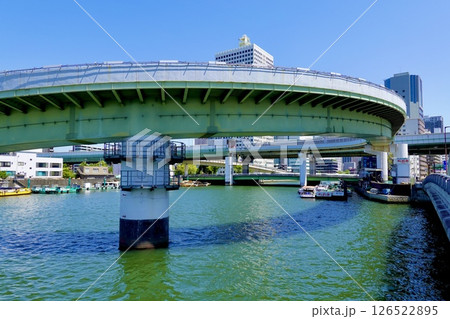 木津川に架かる昭和橋からポンポン船テラスと阪神高速3号線中之島西料金所が見える風景 大阪市西区 木津川に架かる昭和橋からポンポン船テラスと阪神高速3号線中之島西料金所が見える風景 大阪市西区 126522895