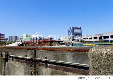 フィッシャーマンズワーフ中之島GATEにある中之島GATEサウスピアの風景 大阪市西区 フィッシャーマンズワーフ中之島GATEにある中之島GATEサウスピアの風景 大阪市西区 126522984