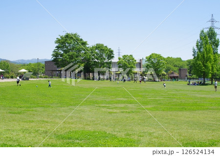 備北丘陵公園湖畔広場の景色 126524134