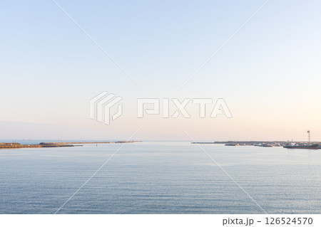 北海道、苫小牧港の風景 126524570