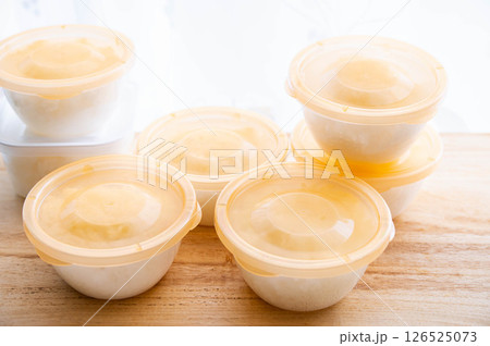 冷凍保存するご飯 126525073