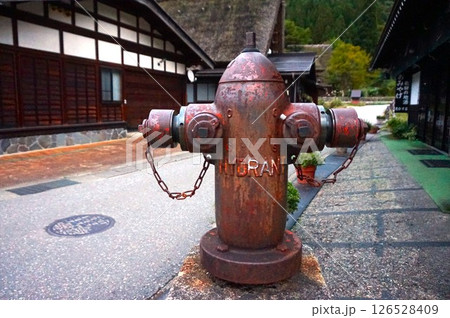 消火栓 HYDRANT 荻町合掌造り集落 世界文化遺産 白川郷 茅葺 消火栓 HYDRANT 荻町合掌造り集落 世界文化遺産 白川郷 茅葺 126528409