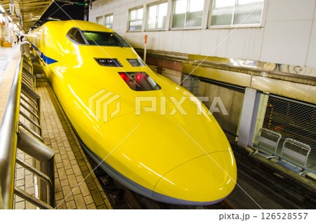 2025年2月 東京駅に待機中のドクターイエロー 2025年2月 東京駅に待機中のドクターイエロー 126528557