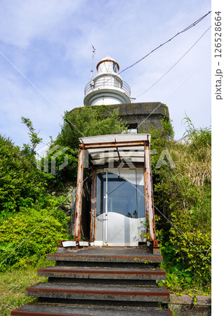 鶴御埼灯台（九州最東端・鶴御崎自然公園） 126528664
