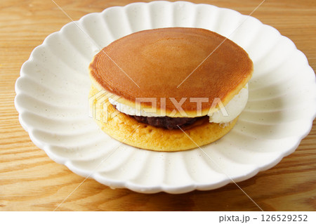 どら焼き どら焼き 126529252